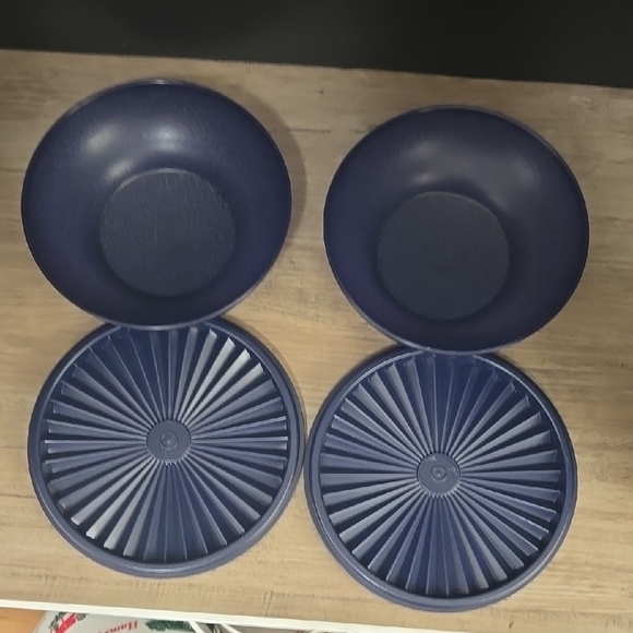 NWT Tupperware two Blue Servalier cereal/ Salad bowls with Lids 890 and 808 - Picture 9 of 9